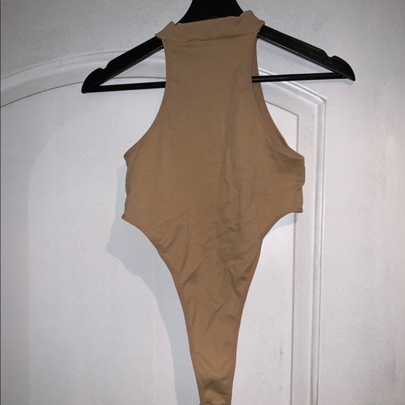 Clothes - Picture 3 of 16